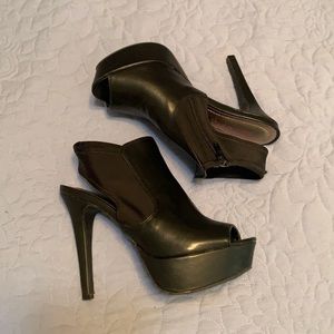 Platform black heels